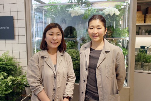 濱村純さん(右)とjunnette店長の羽鳥麻帆さん